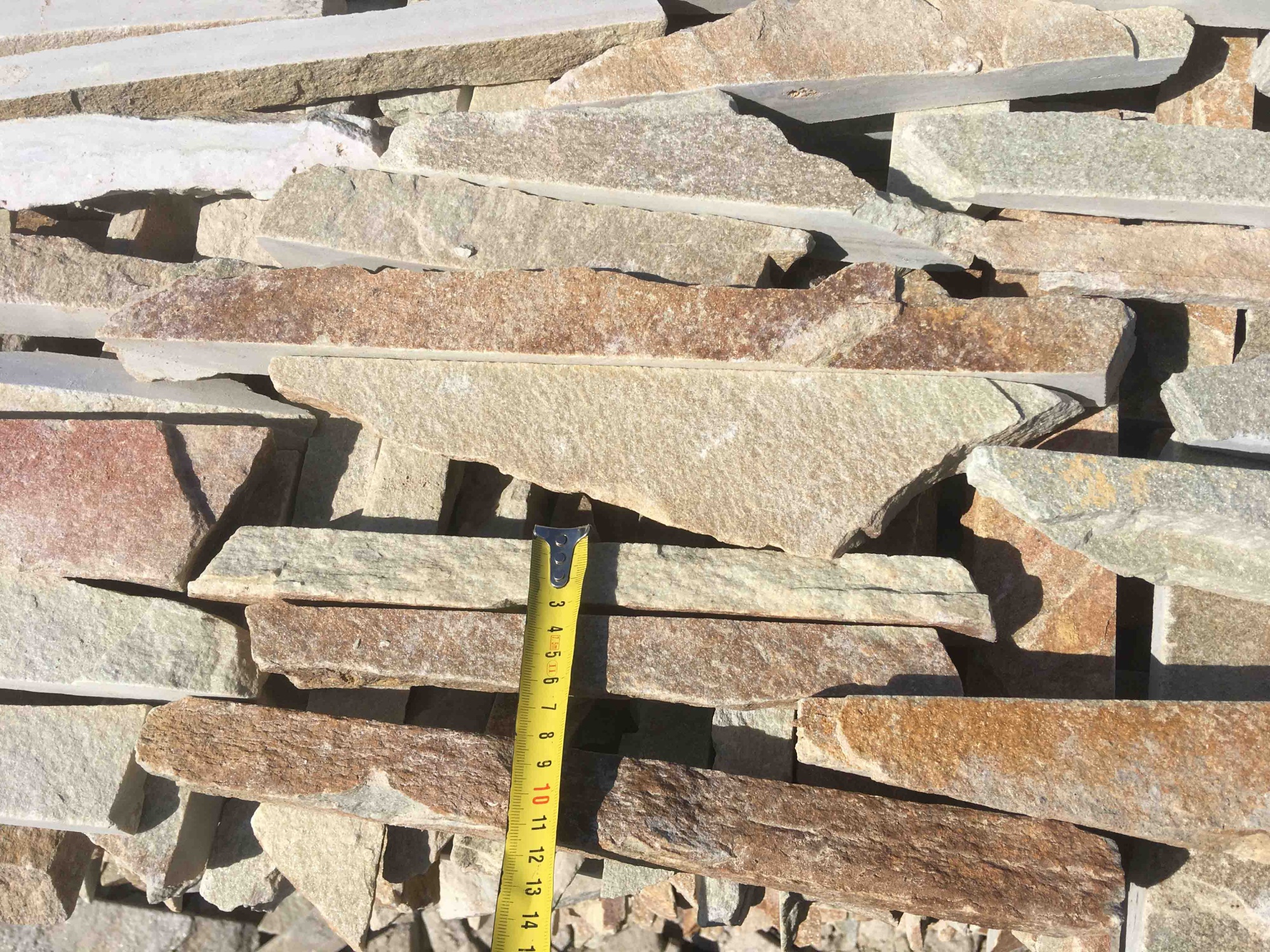 Горбушка златолит золотистый для облицовки купить в Астраханской области