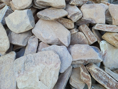 Златолит жёлтый, жёлто-зелёный глыбки и валуны для ланшафтного дизайна купить в Астраханской области