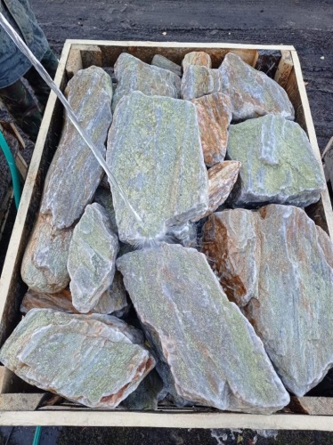 Златолит жёлтый, жёлто-зелёный глыбки и валуны для ланшафтного дизайна купить в Астраханской области