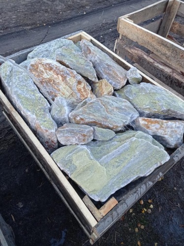 Златолит жёлтый, жёлто-зелёный глыбки и валуны для ланшафтного дизайна купить в Астраханской области