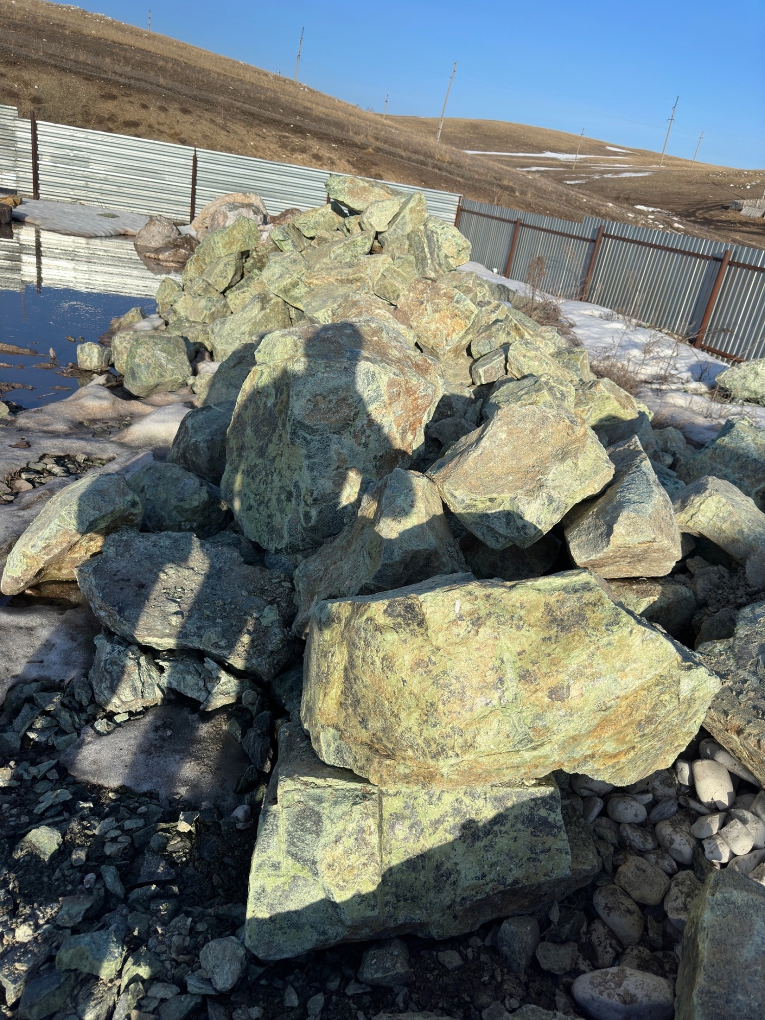 Камни для ландшафтного дизайна зелёные 10-60 килограмм купить в Астраханской области