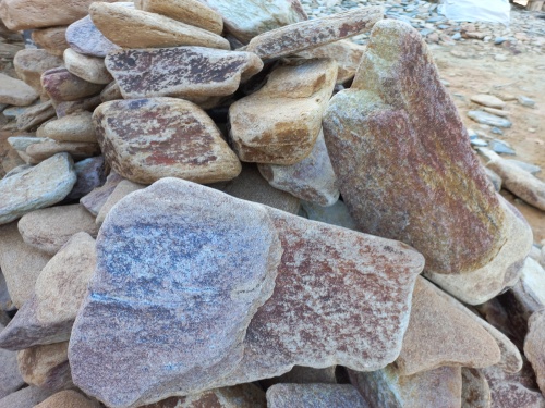 Златолит жёлтый, жёлто-зелёный глыбки и валуны для ланшафтного дизайна купить в Астраханской области