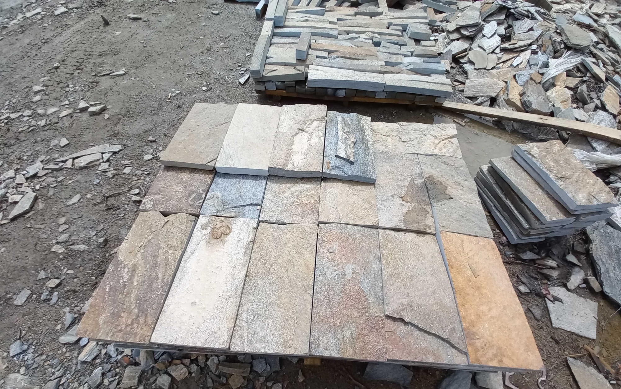 Плитка пилёная златолит Уральский для фасада купить в Астраханской области