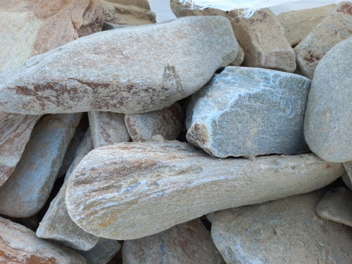 Златолит жёлтый, жёлто-зелёный глыбки и валуны для ланшафтного дизайна купить в Астраханской области