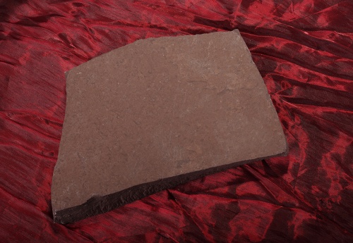 Плитняк лемезит бордовый для цоколя 1,5-2 см купить в Астраханской области