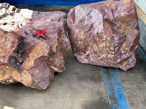 Ландшафтные глыбы красно-фиолетовые 200-1000 килограмм купить в Астраханской области