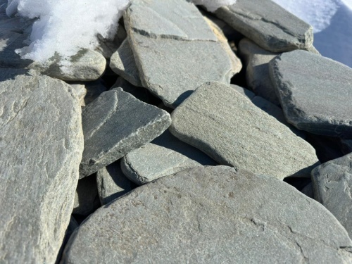 Плитняк златолит зелёный галтованный для фасада купить в Астраханской области