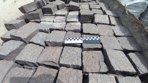 Лемезит колотая брусчатка 10 * 10 см. для парковки купить в Астраханской области