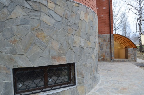 Плитняк златолит Уральский для цоколя, отмостки купить в Астраханской области